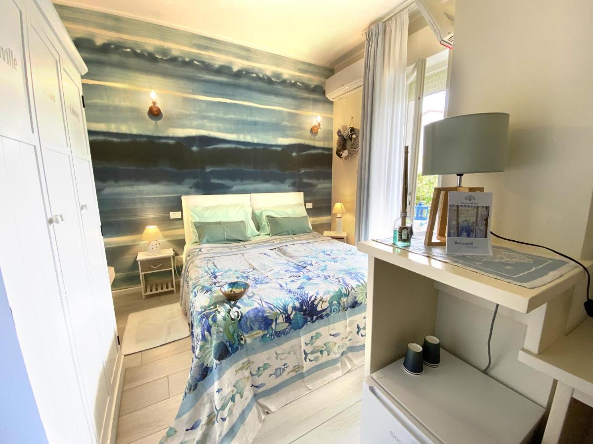 B&B Due Passi Dal Mare Cinquale Exteriör bild