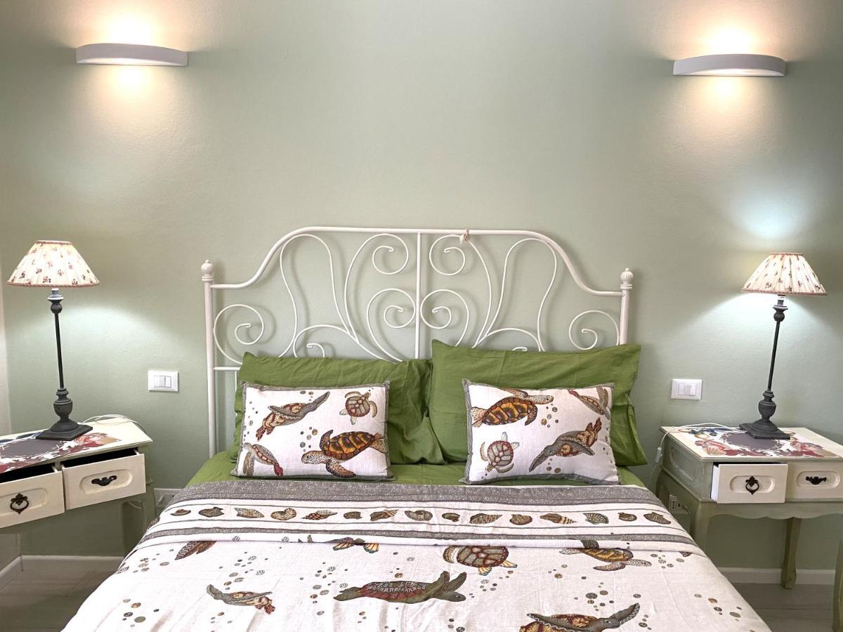 B&B Due Passi Dal Mare Cinquale Exteriör bild