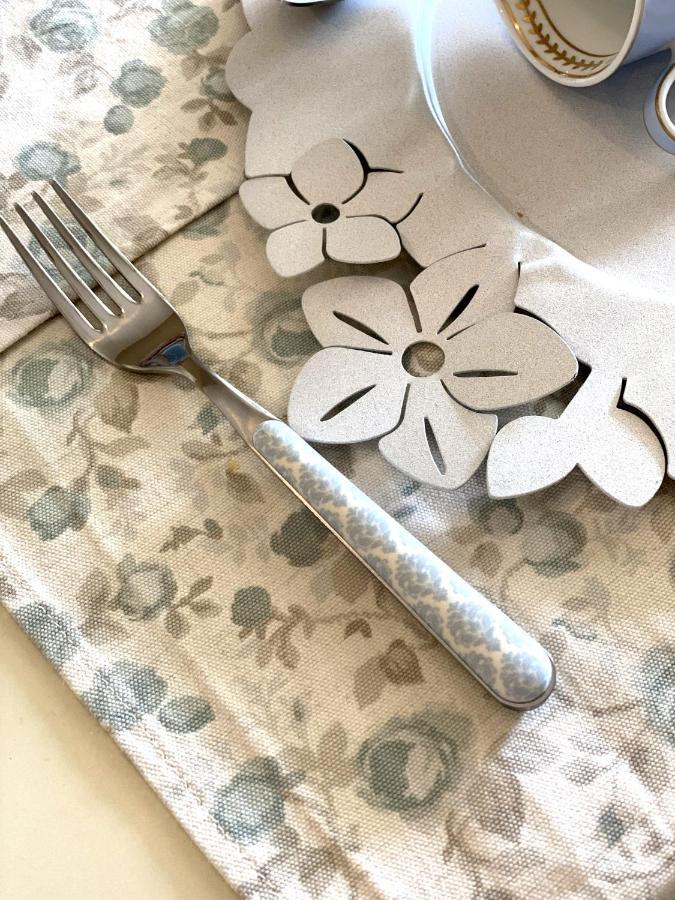 B&B Due Passi Dal Mare Cinquale Exteriör bild