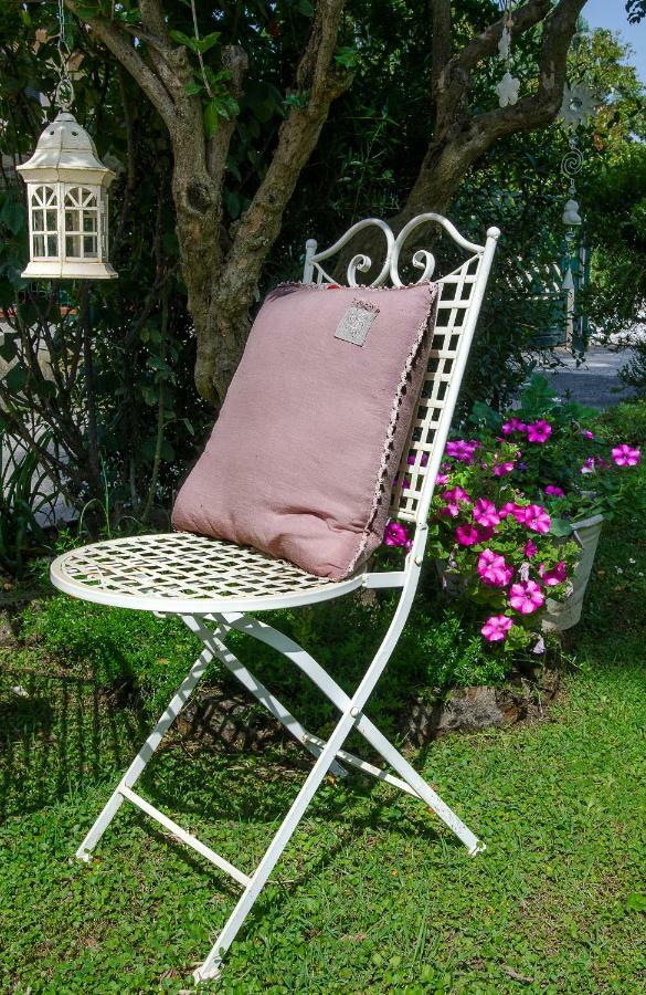 B&B Due Passi Dal Mare Cinquale Exteriör bild