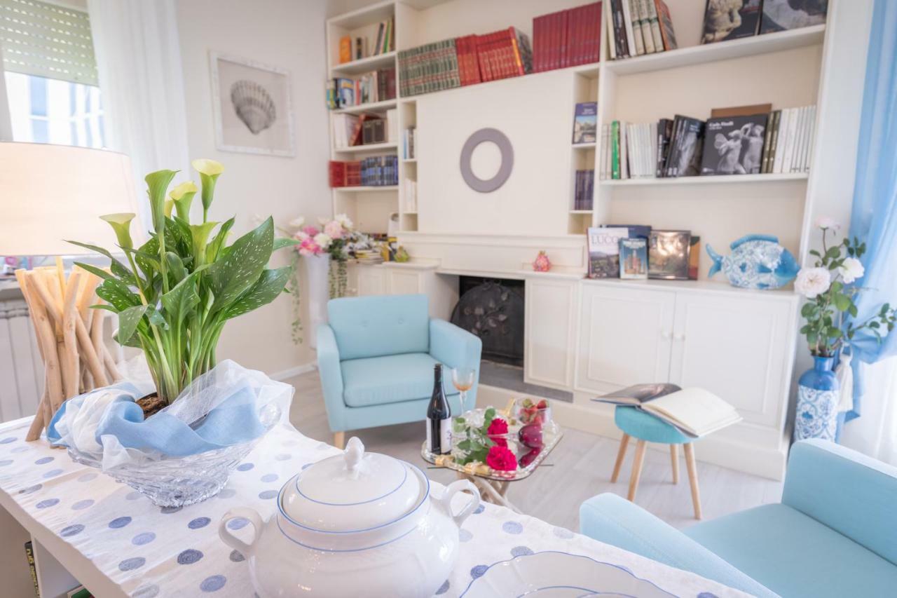 B&B Due Passi Dal Mare Cinquale Exteriör bild