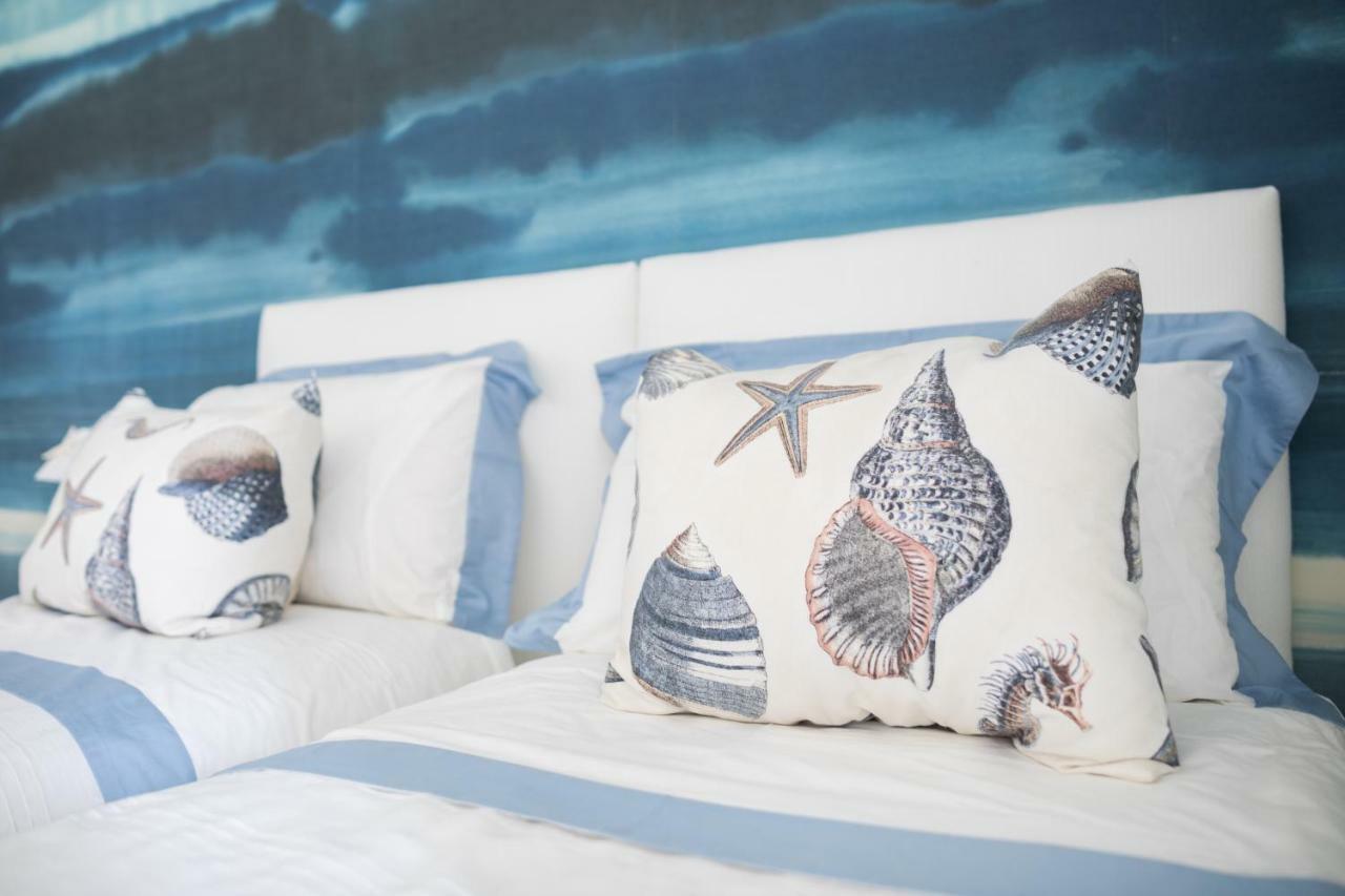 B&B Due Passi Dal Mare Cinquale Exteriör bild