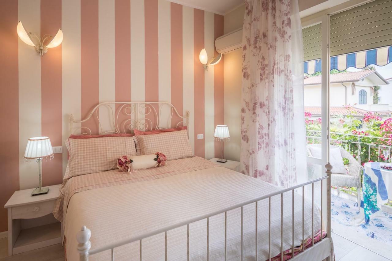 B&B Due Passi Dal Mare Cinquale Exteriör bild